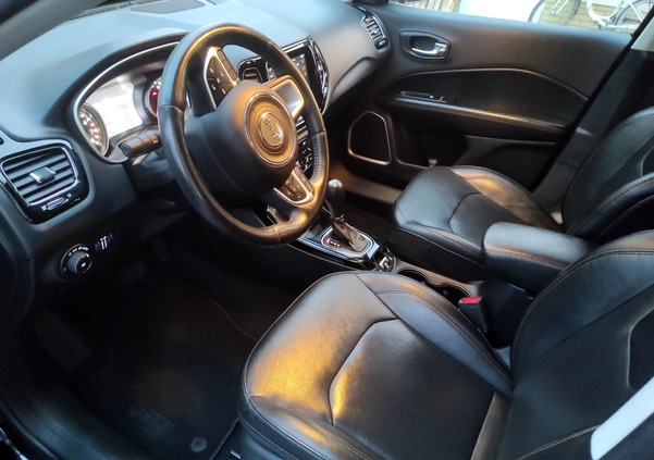 Jeep Compass cena 87900 przebieg: 65400, rok produkcji 2019 z Dębica małe 781